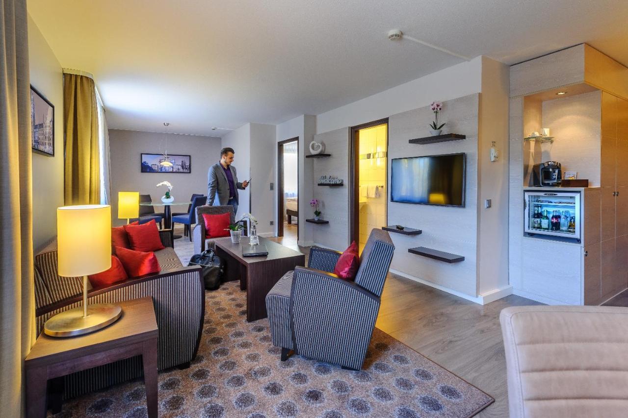 Mercure Hotel Muenchen Sued Messe Dış mekan fotoğraf